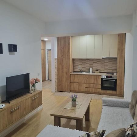 Golden Sun Skopje Apartment ภายนอก รูปภาพ