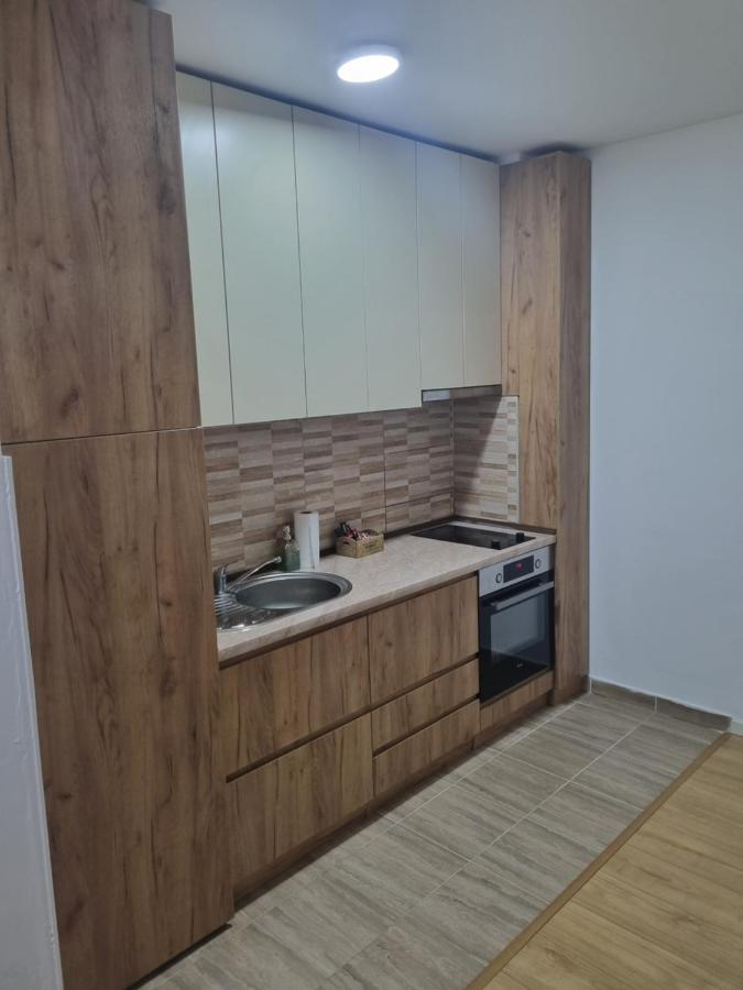 Golden Sun Skopje Apartment ภายนอก รูปภาพ