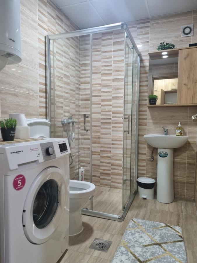 Golden Sun Skopje Apartment ภายนอก รูปภาพ